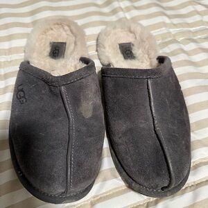 UGG Mens Scuff Dark Grey Slippers Size Suede Upper, Sheepskin Insole. Authentic